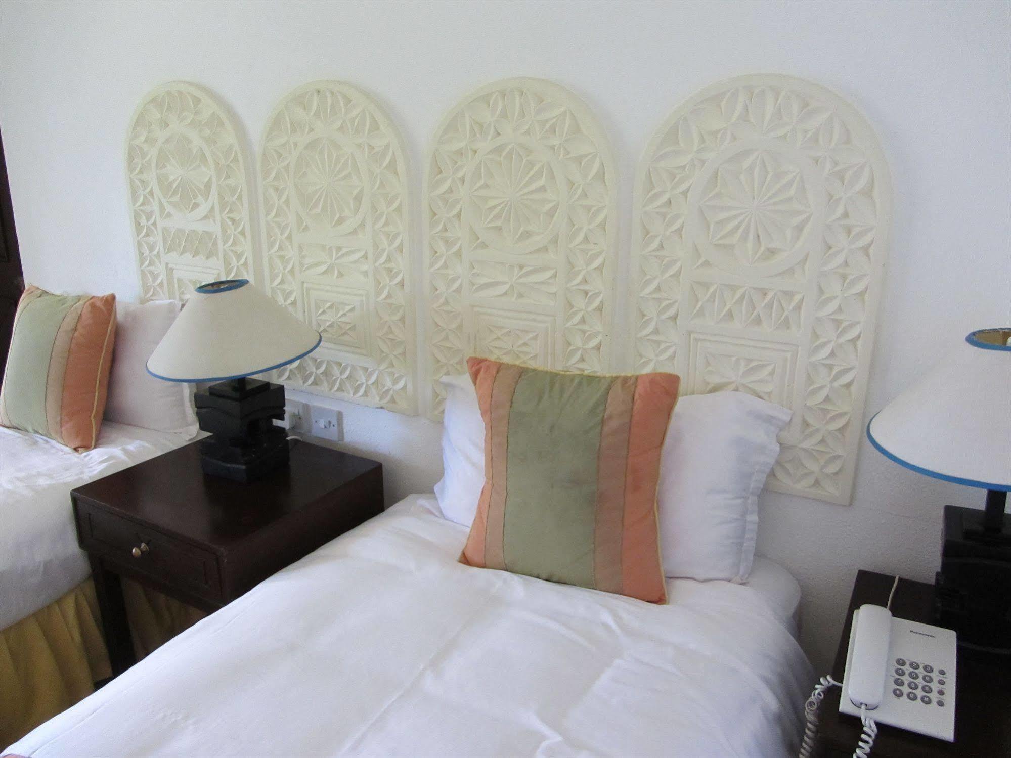 Leopard Beach Diani Beach Exterior photo